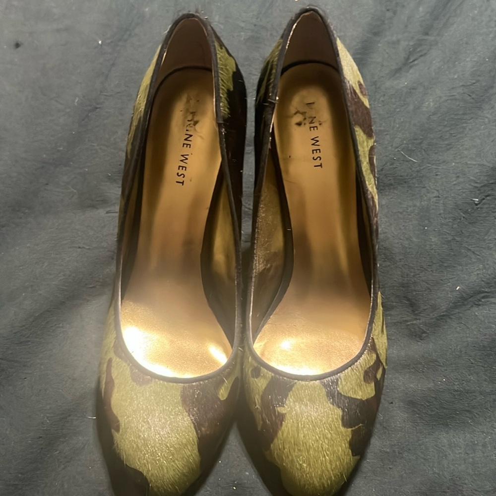 Pony hair pumps in gorgeous camouflage.